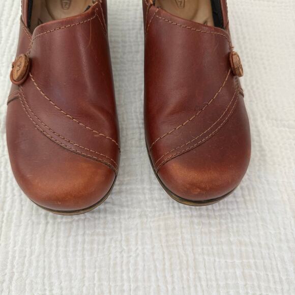 Keen Mora Button Slip On Size 7.5 Brown Leather Wedge Loafer Clog Slip On - Picture 6 of 10
